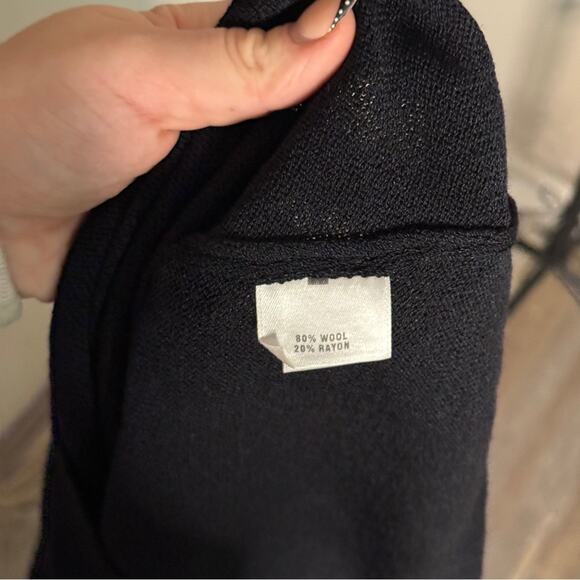 St. John Sport Round Neck Long Sleeve Knit Top sz M - Picture 8 of 9